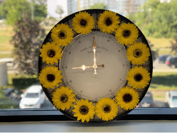 Часовник със сапунени слънчогледи жълт